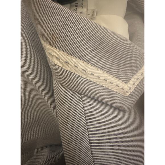 Tahari Women's Gray Pinstriped Pantsuit Set, Blazer and Pants, Size 6 - Picture 7 of 7